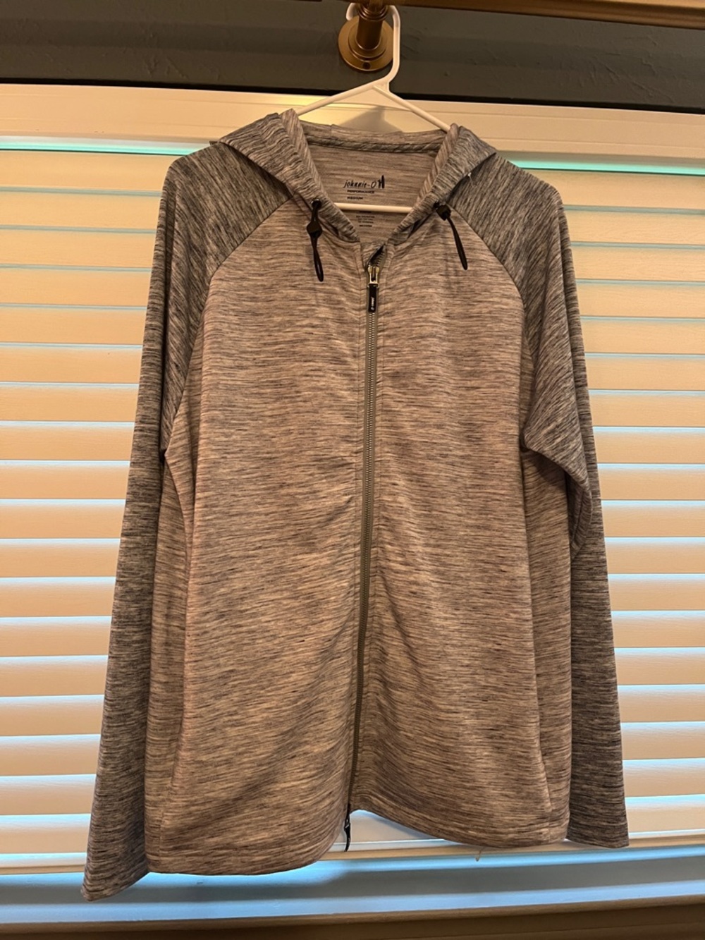 johnnie-O Heathered Light Gray Performance Tee